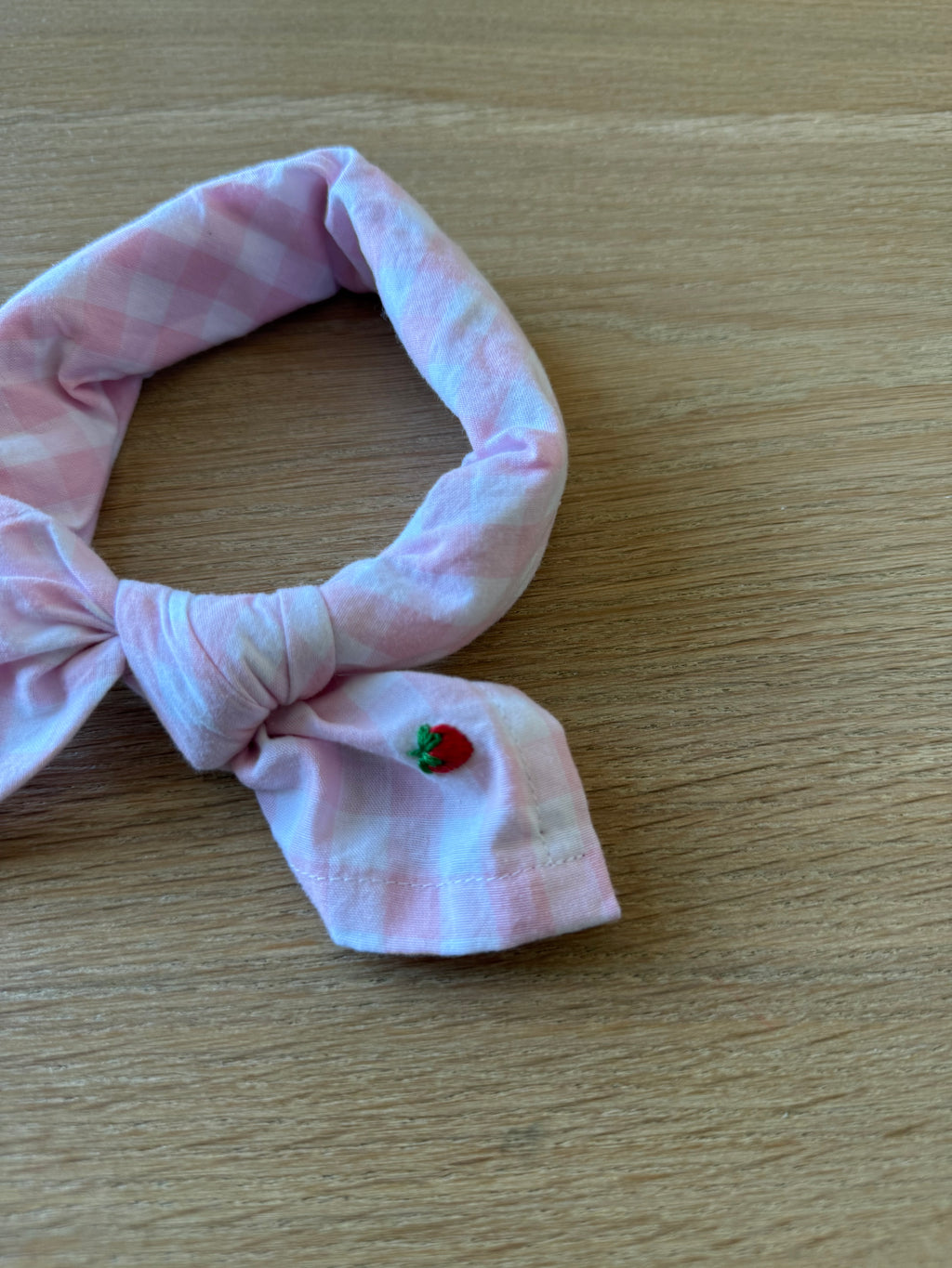 Lille unik bandana inkl. håndbroderi
